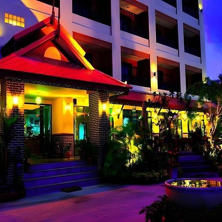 Rayong Lanna Hotel Exterior foto
