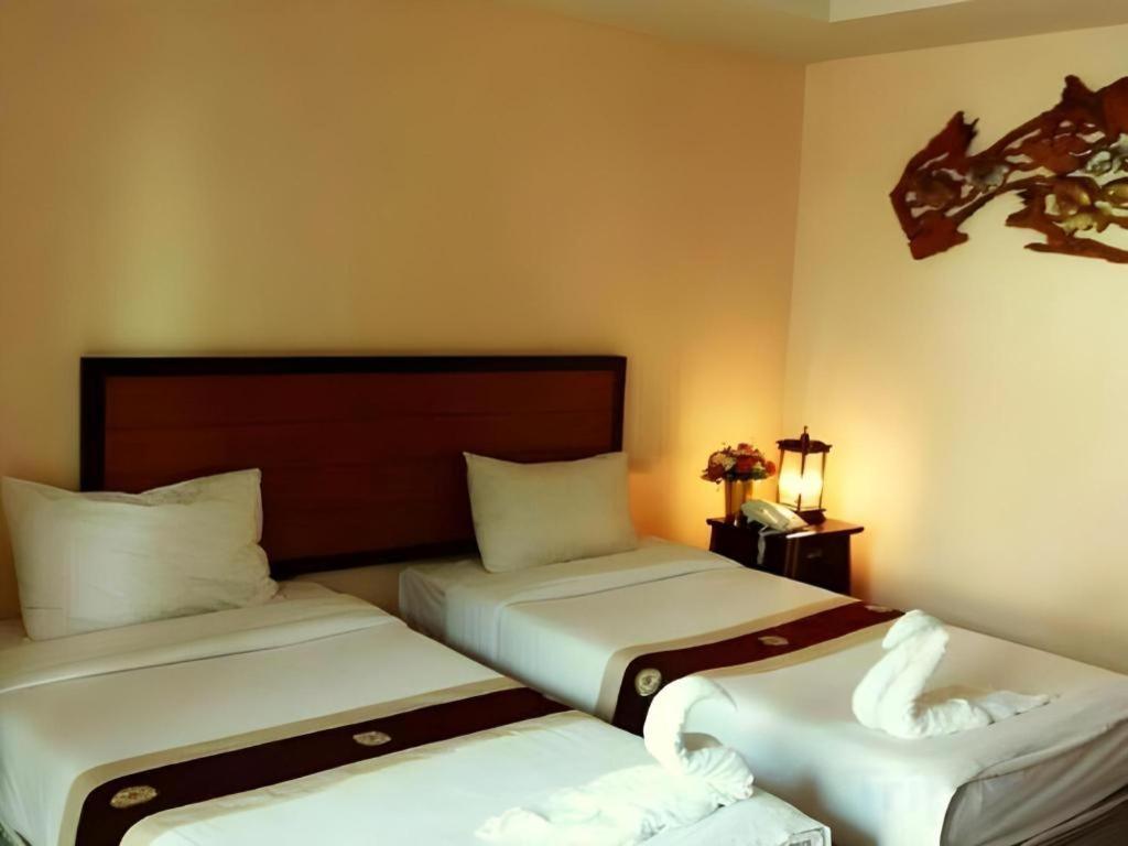 Rayong Lanna Hotel Exterior foto