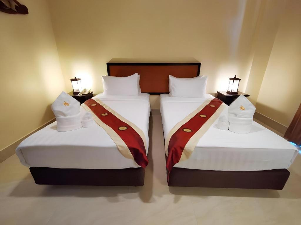 Rayong Lanna Hotel Exterior foto