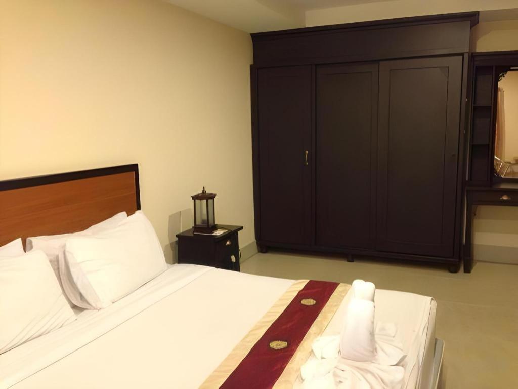 Rayong Lanna Hotel Exterior foto