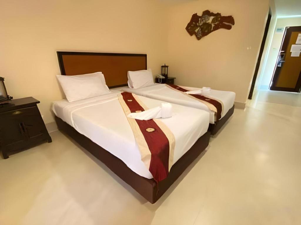 Rayong Lanna Hotel Exterior foto