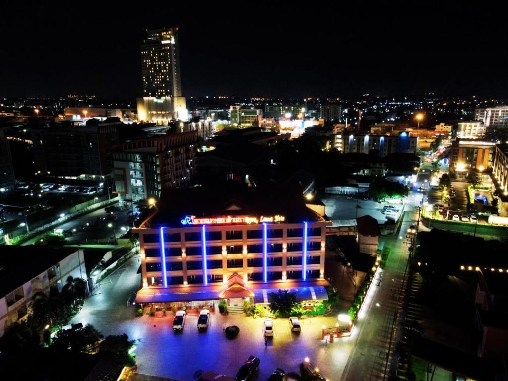 Rayong Lanna Hotel Exterior foto
